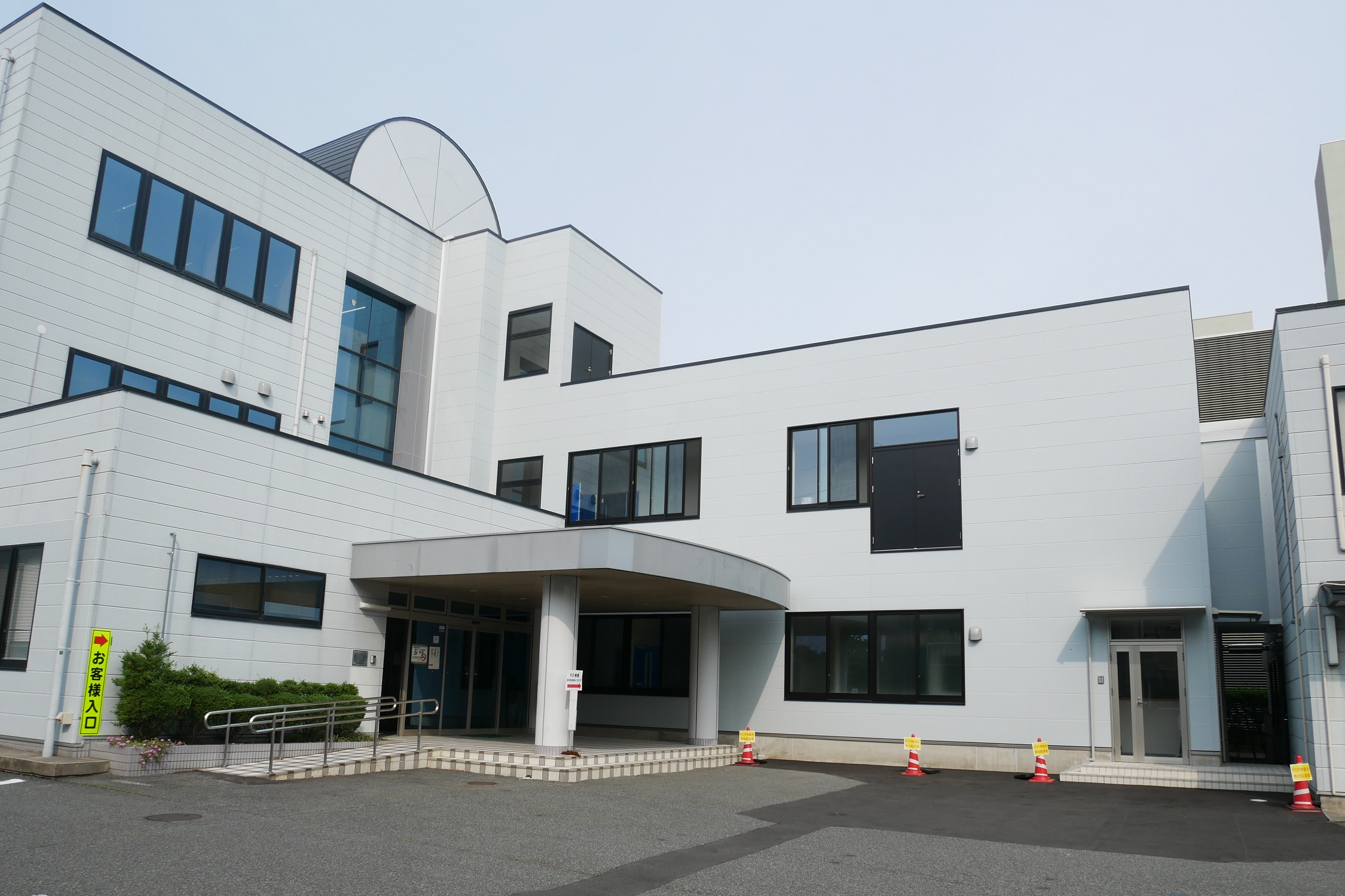 県立鳥取工業高等学校　管理棟
